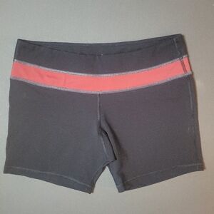 Lululemon Groove Short Black with Red Waistband Accent